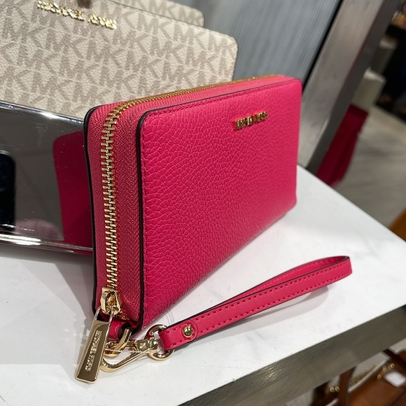 MICHAEL KORS
Leather Continental Wristlet Phone Case Wallet 
Electric Pink 
NWT - Picture 2 of 16